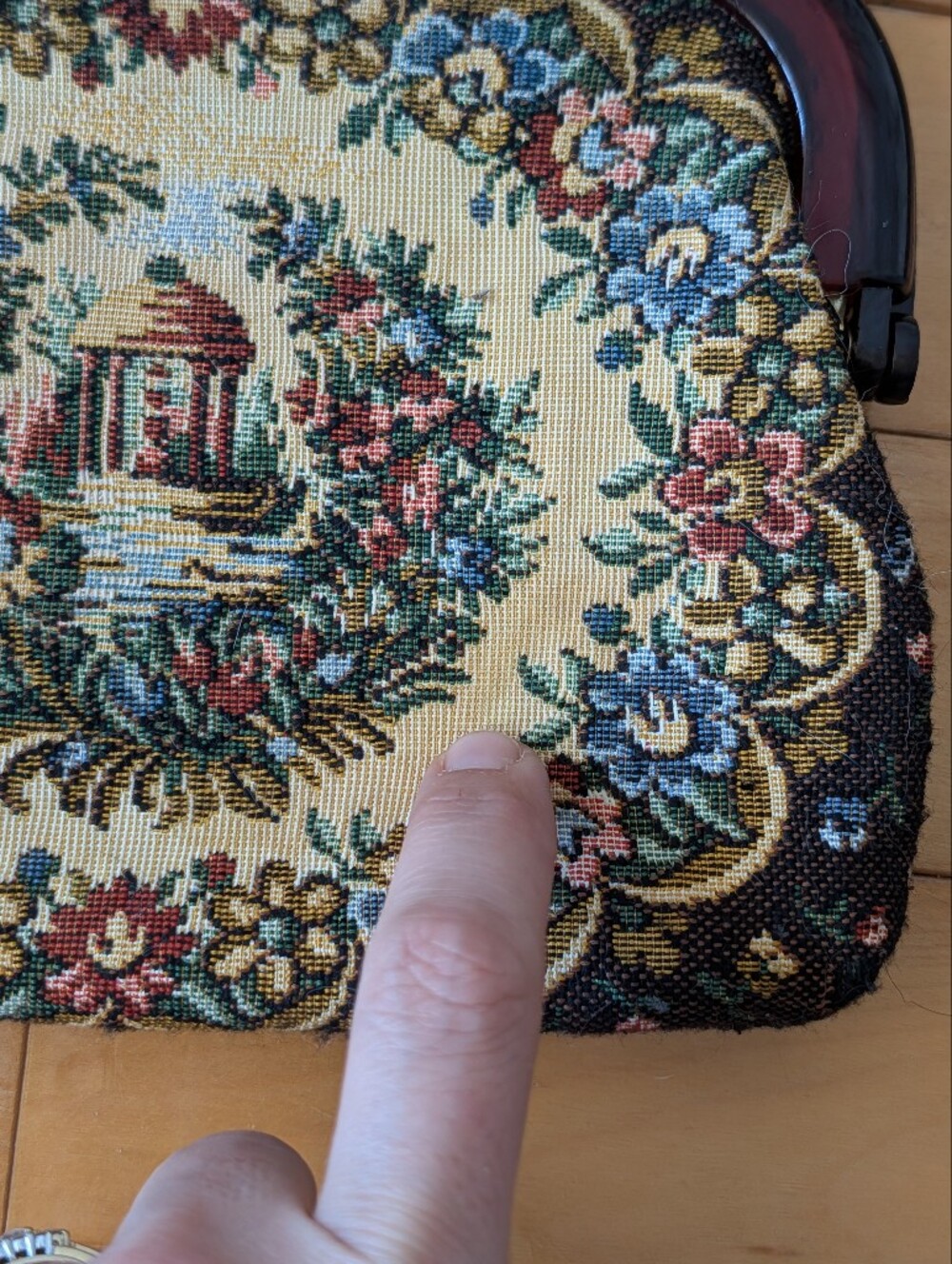 Vtg Tapestry Kiss-Lock Purse - Picture 9 of 10